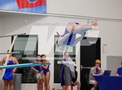 Thumbnail 3 in Regis Jesuit @ Cherry Creek photogallery.