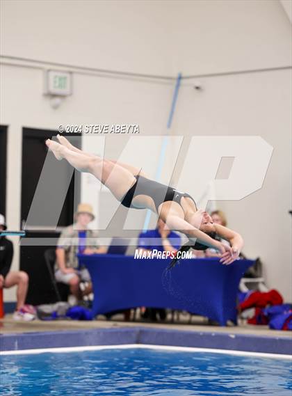 Thumbnail 3 in Regis Jesuit @ Cherry Creek photogallery.