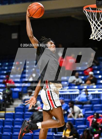 Thumbnail 2 in Ellison vs. Port Arthur Memorial (UIL Basketball 5A Region III Semifinal) photogallery.