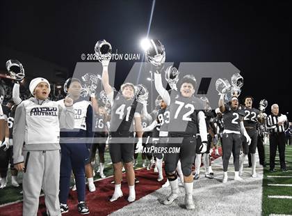 Thumbnail 3 in St. John Bosco vs. Serra (CIF State Open Final) photogallery.