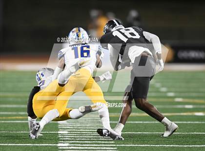 Thumbnail 3 in St. John Bosco vs. Serra (CIF State Open Final) photogallery.