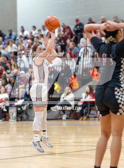 Thumbnail 2 in Istrouma @ E. D. White(LHSAA Division II Select Regional Playoff) photogallery.