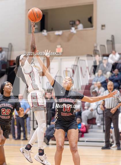 Thumbnail 3 in Istrouma @ E. D. White(LHSAA Division II Select Regional Playoff) photogallery.