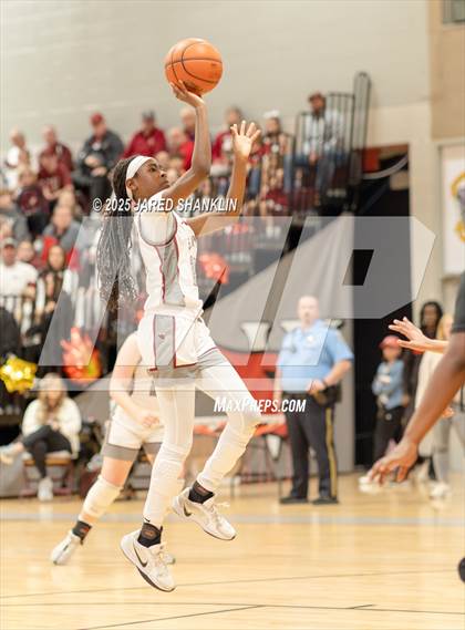 Thumbnail 3 in Istrouma @ E. D. White(LHSAA Division II Select Regional Playoff) photogallery.