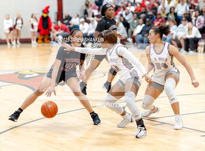 Thumbnail 3 in Istrouma @ E. D. White(LHSAA Division II Select Regional Playoff) photogallery.