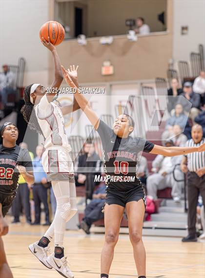 Thumbnail 2 in Istrouma @ E. D. White(LHSAA Division II Select Regional Playoff) photogallery.