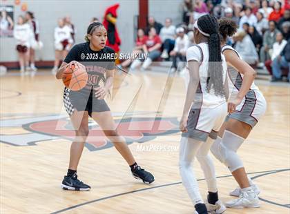 Thumbnail 2 in Istrouma @ E. D. White(LHSAA Division II Select Regional Playoff) photogallery.
