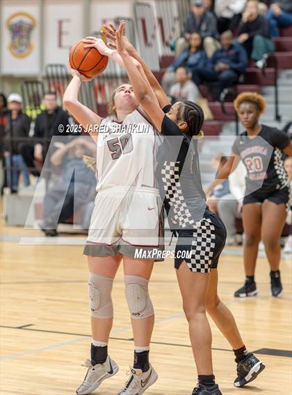 Thumbnail 1 in Istrouma @ E. D. White(LHSAA Division II Select Regional Playoff) photogallery.