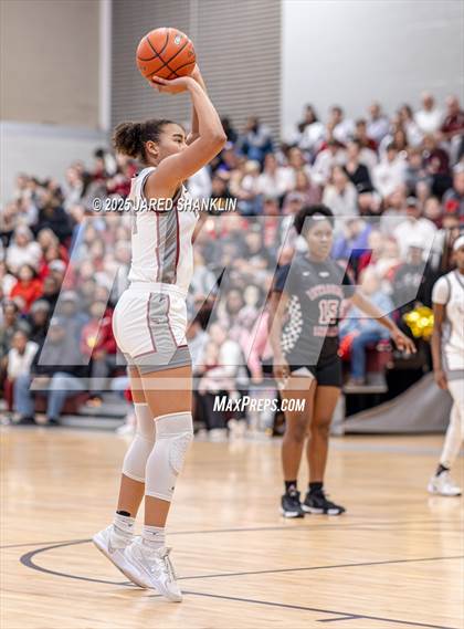 Thumbnail 2 in Istrouma @ E. D. White(LHSAA Division II Select Regional Playoff) photogallery.