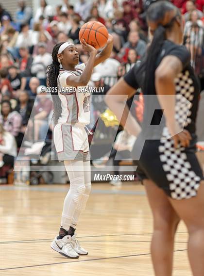 Thumbnail 1 in Istrouma @ E. D. White(LHSAA Division II Select Regional Playoff) photogallery.