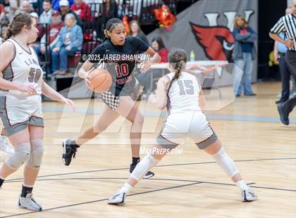 Thumbnail 1 in Istrouma @ E. D. White(LHSAA Division II Select Regional Playoff) photogallery.