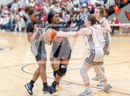 Thumbnail 3 in Istrouma @ E. D. White(LHSAA Division II Select Regional Playoff) photogallery.