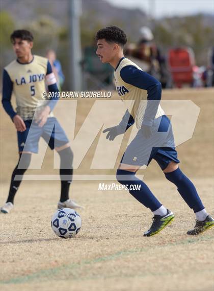 Thumbnail 2 in La Joya Community vs. Seton Catholic (Chandler Prep Invitational) photogallery.