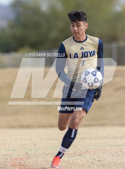 Thumbnail 2 in La Joya Community vs. Seton Catholic (Chandler Prep Invitational) photogallery.