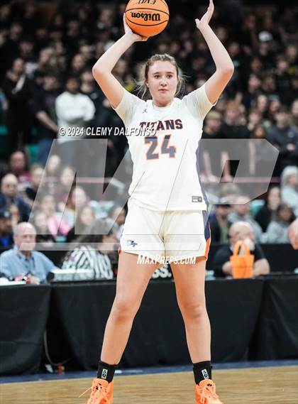 Thumbnail 1 in Horizon vs Legend (CHSAA 6A Great 8) photogallery.