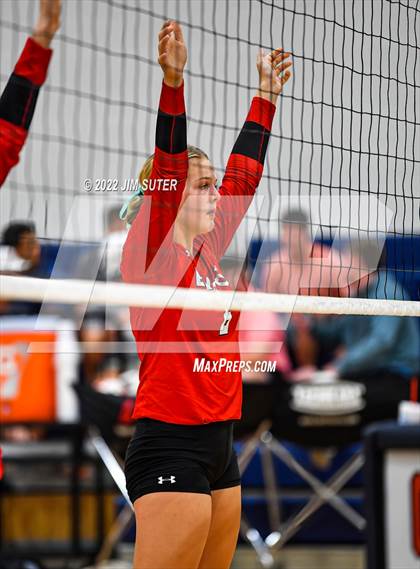 Thumbnail 2 in Caldwell vs Burton photogallery.
