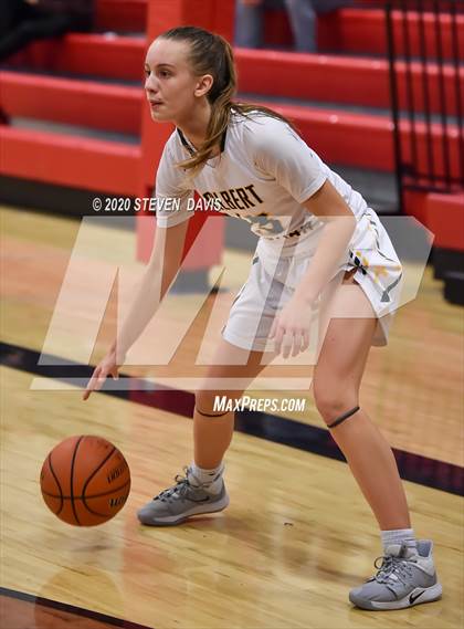 Thumbnail 1 in Tanque Verde vs. Gilbert Christian (Chandler Prep New Years Classic) photogallery.