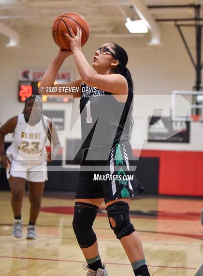 Thumbnail 3 in Tanque Verde vs. Gilbert Christian (Chandler Prep New Years Classic) photogallery.