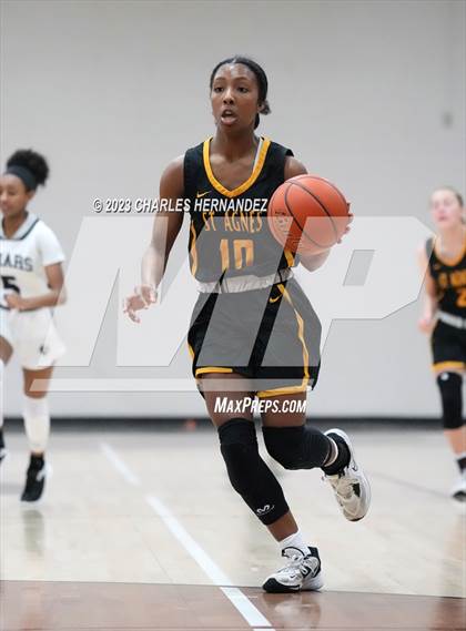 Thumbnail 2 in St. Agnes Academy vs. Bishop Lynch (TAPPS 6A Regional Final) photogallery.