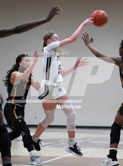Thumbnail 2 in St. Agnes Academy vs. Bishop Lynch (TAPPS 6A Regional Final) photogallery.