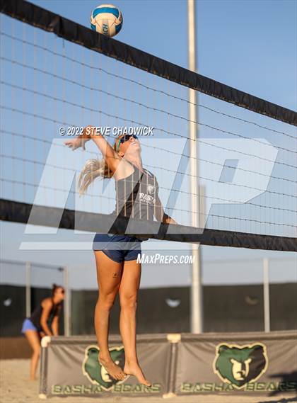 Thumbnail 3 in Basha vs Hamilton @ Casteel photogallery.