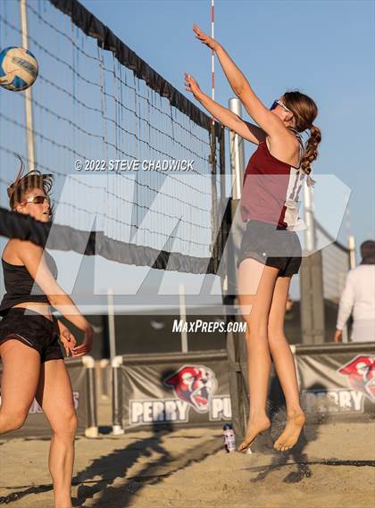 Thumbnail 1 in Basha vs Hamilton @ Casteel photogallery.