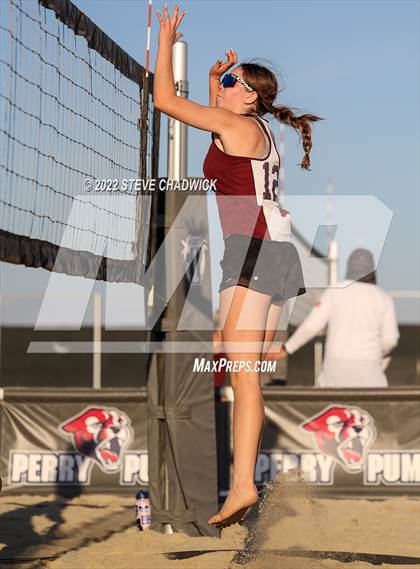 Thumbnail 2 in Basha vs Hamilton @ Casteel photogallery.