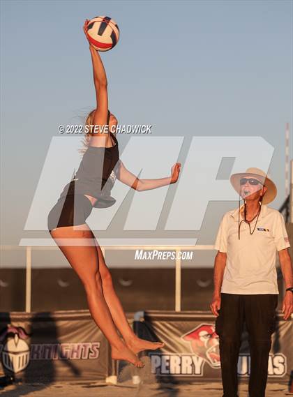 Thumbnail 3 in Basha vs Hamilton @ Casteel photogallery.
