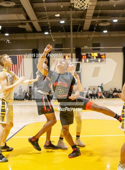 Thumbnail 1 in Temecula Valley vs. Rancho Verde (Rancho Christian Eagles Showcase) photogallery.