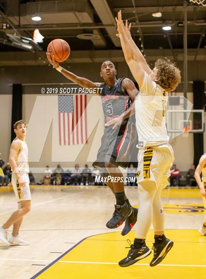 Thumbnail 2 in Temecula Valley vs. Rancho Verde (Rancho Christian Eagles Showcase) photogallery.