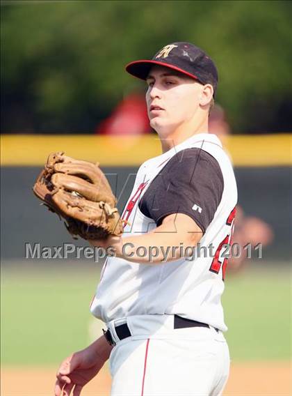 Thumbnail 2 in Rockwall-Heath vs. Hillcrest (4A Region II Quarterfinal) photogallery.