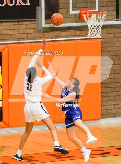 Thumbnail 3 in Mullen vs. Thunder Basin (NIKE Tournament of Champions)  photogallery.
