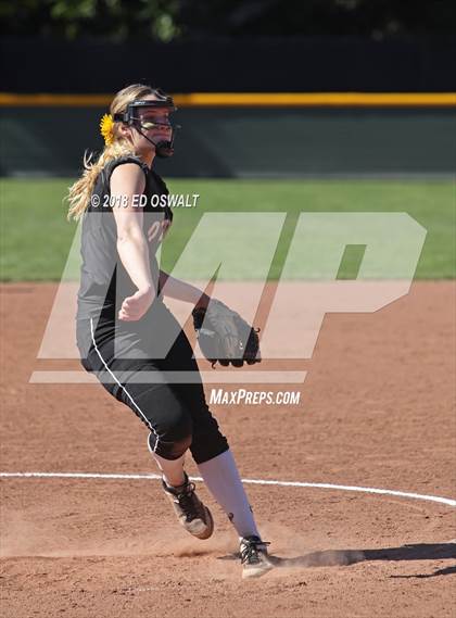 Thumbnail 2 in Bishop O'Dowd vs. Carondelet (CIF NCS D2 Final) photogallery.