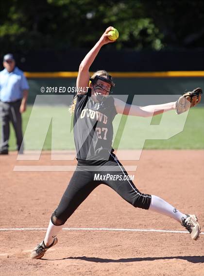 Thumbnail 2 in Bishop O'Dowd vs. Carondelet (CIF NCS D2 Final) photogallery.