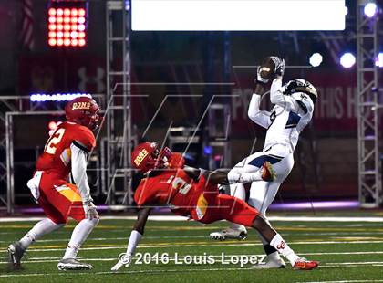 Thumbnail 3 in Cathedral Catholic vs. Central Catholic (Honor Bowl Series) photogallery.