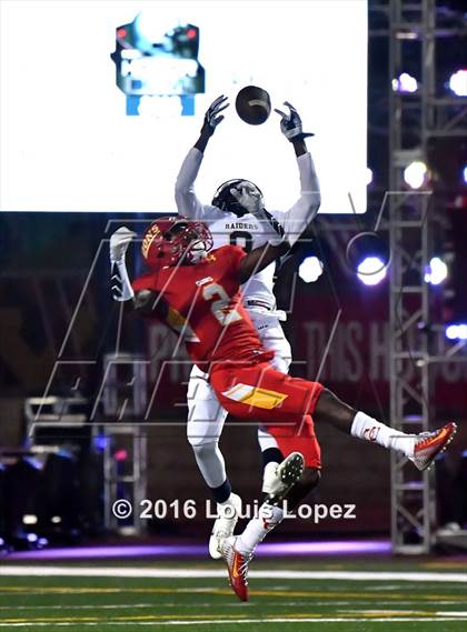 Thumbnail 2 in Cathedral Catholic vs. Central Catholic (Honor Bowl Series) photogallery.