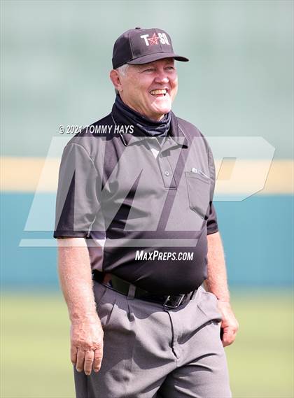 Thumbnail 1 in Shallowater vs. Brock (UIL 3A Region Final) photogallery.