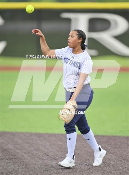 Thumbnail 1 in Lamar Consolidated vs. Nederland (UIL Softball 5A Region 3 Area) photogallery.