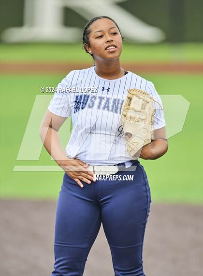 Thumbnail 2 in Lamar Consolidated vs. Nederland (UIL Softball 5A Region 3 Area) photogallery.