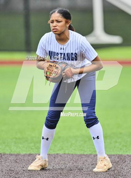 Thumbnail 3 in Lamar Consolidated vs. Nederland (UIL Softball 5A Region 3 Area) photogallery.
