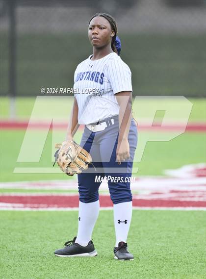 Thumbnail 3 in Lamar Consolidated vs. Nederland (UIL Softball 5A Region 3 Area) photogallery.