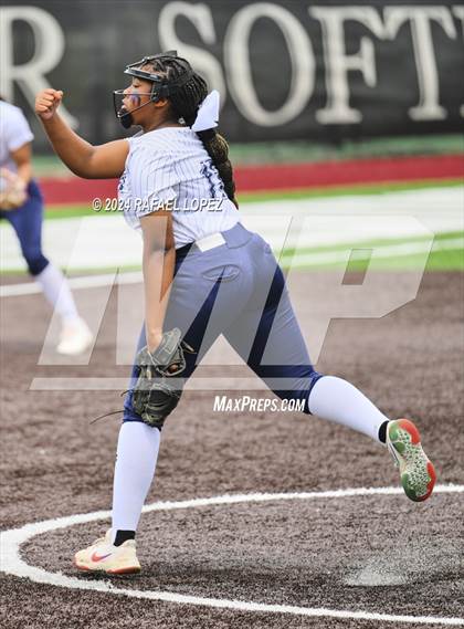 Thumbnail 1 in Lamar Consolidated vs. Nederland (UIL Softball 5A Region 3 Area) photogallery.