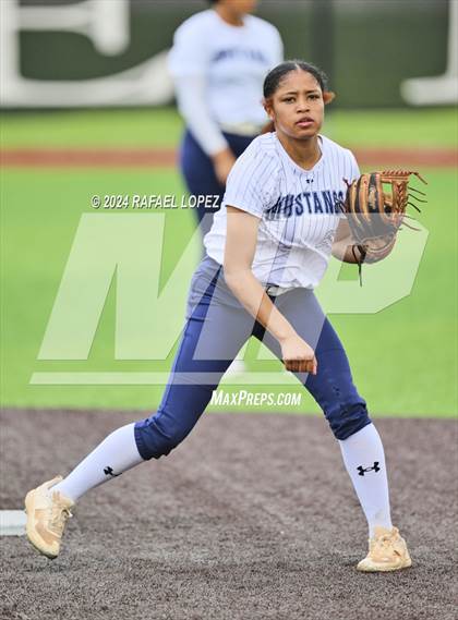 Thumbnail 3 in Lamar Consolidated vs. Nederland (UIL Softball 5A Region 3 Area) photogallery.