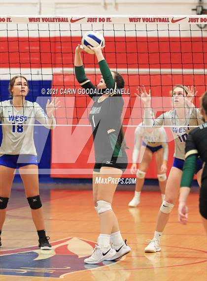 Thumbnail 2 in South Johnston @ West Carteret (NCHSAA Round 1) photogallery.
