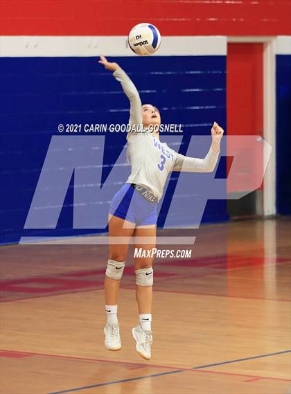 Thumbnail 3 in South Johnston @ West Carteret (NCHSAA Round 1) photogallery.