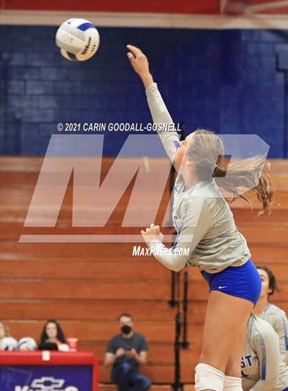 Thumbnail 3 in South Johnston @ West Carteret (NCHSAA Round 1) photogallery.