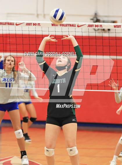 Thumbnail 3 in South Johnston @ West Carteret (NCHSAA Round 1) photogallery.