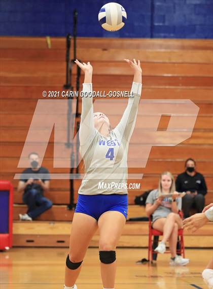 Thumbnail 2 in South Johnston @ West Carteret (NCHSAA Round 1) photogallery.
