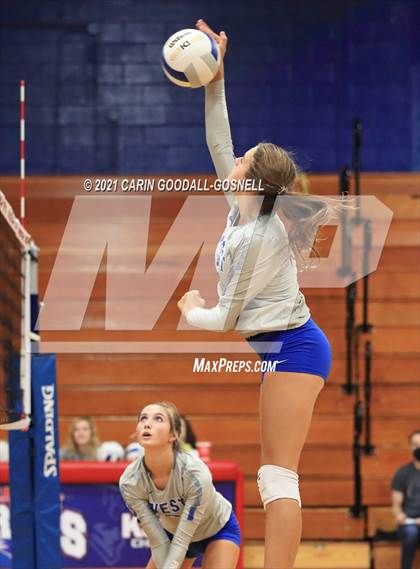 Thumbnail 3 in South Johnston @ West Carteret (NCHSAA Round 1) photogallery.