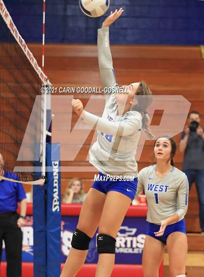 Thumbnail 2 in South Johnston @ West Carteret (NCHSAA Round 1) photogallery.